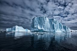 Hồi hộp khi tảng băng trôi lớn nhất thế giới hướng về đất liền