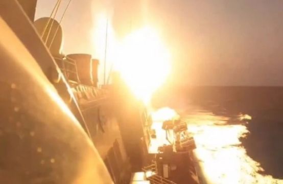 Tàu chiến Pháp bắn hạ 2 máy bay không người lái của Yemen tại Biển Đỏ