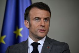 Ông Macron: 'Sai lầm lớn nếu nghĩ Nga dừng ở Donbass và Crimea'
