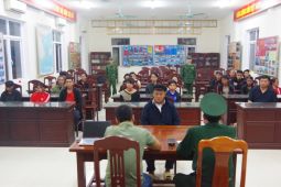 Hai người Trung Quốc đưa 20 lao động Việt sang Lào trái phép